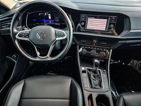 Used 2024 Volkswagen Jetta SE FWD image 31