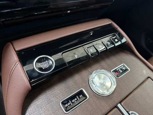 Used 2025 Lincoln Navigator Reserve AWD/4WD image 25