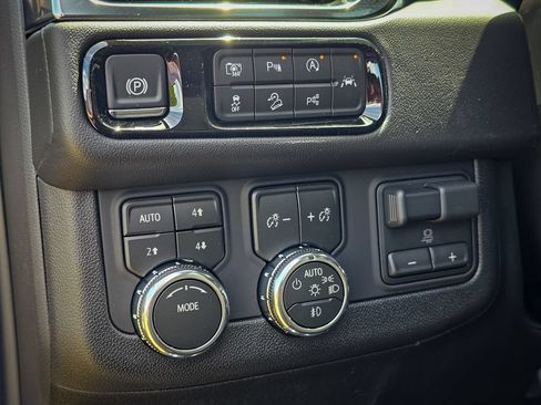 New 2026 GMC Yukon XL Elevation w/ Elevation Premium Package AWD/4WD image 14