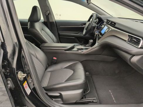 Used 2018 Toyota Camry SE image 16