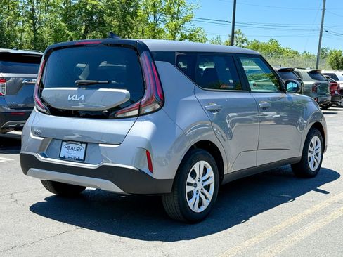 Certified 2023 Kia Soul LX FWD image 7