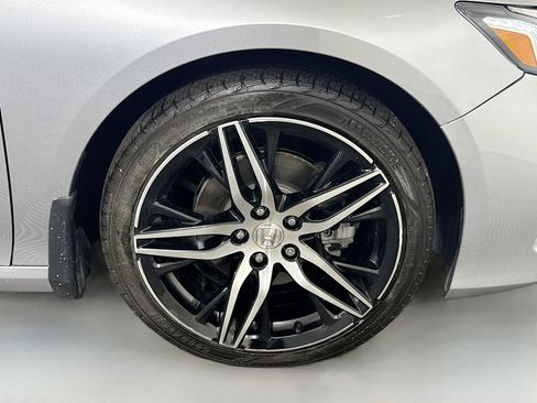 Used 2022 Honda Accord Touring image 32