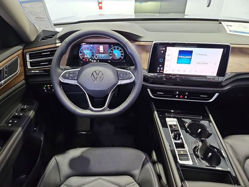 New 2026 Volkswagen Atlas SE FWD image 15