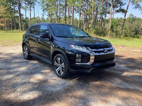 Used 2022 Mitsubishi Outlander Sport SE image 3