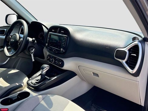 Used 2022 Kia Soul LX FWD image 26