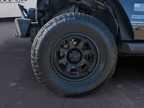 Used 2012 Jeep Wrangler Unlimited Sport image 19