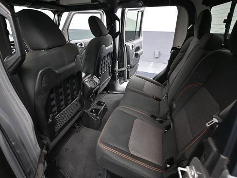 Used 2022 Jeep Gladiator Mojave w/ Auxiliary Switch Group image 37