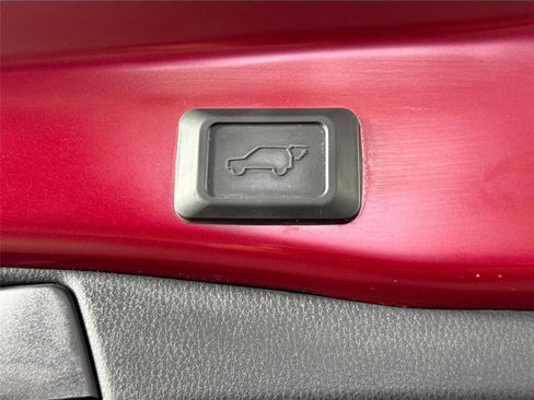 Used 2023 Toyota RAV4 XLE Premium FWD image 41