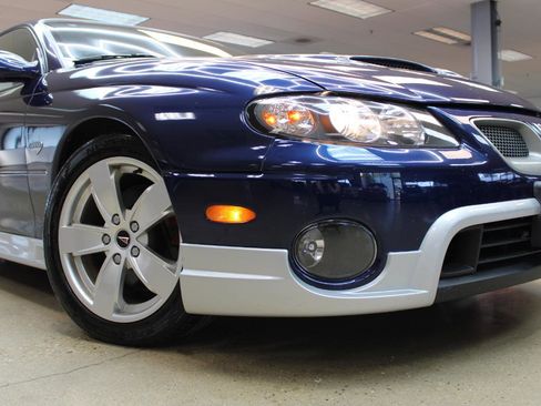 Used 2005 Pontiac GTO RWD image 2