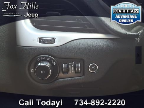 Used 2016 Jeep Cherokee Trailhawk w/ Comfort/Convenience Group AWD/4WD image 16