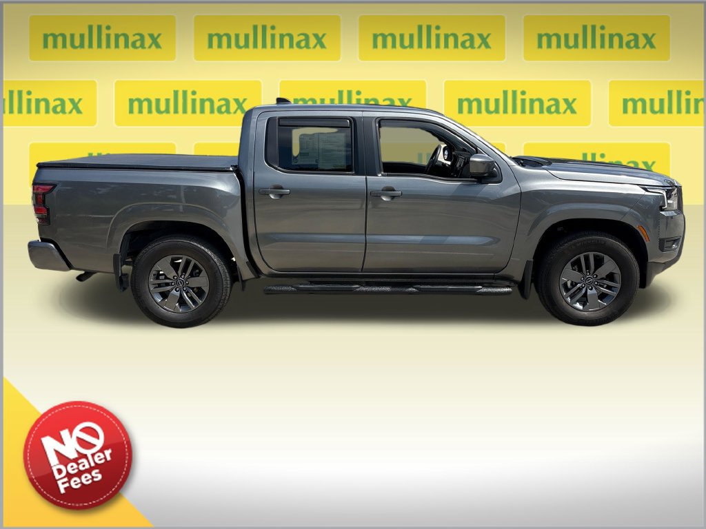 Used 2025 Nissan Frontier SV w/ Tow Package RWD image 2