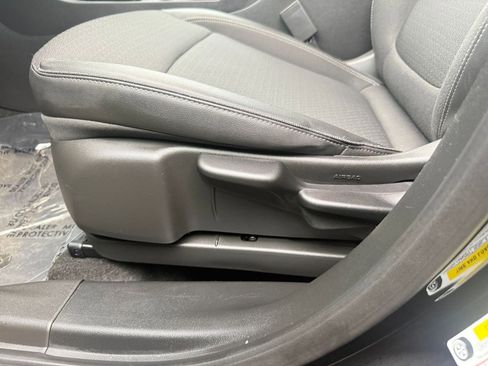 Used 2025 Buick Encore GX Preferred image 23