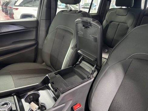 New 2025 Jeep Grand Cherokee Laredo X w/ Luxury Tech Group I image 23