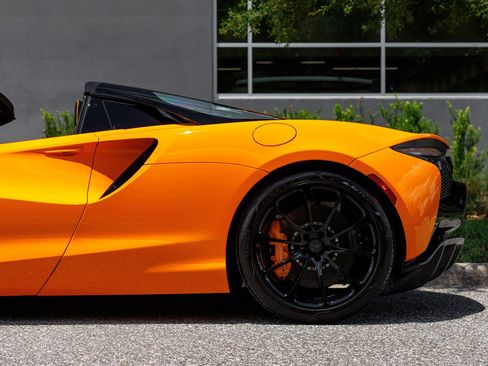 Used 2025 McLaren Artura Spider RWD image 28