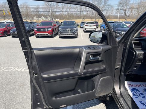 Used 2018 Toyota 4Runner SR5 image 16