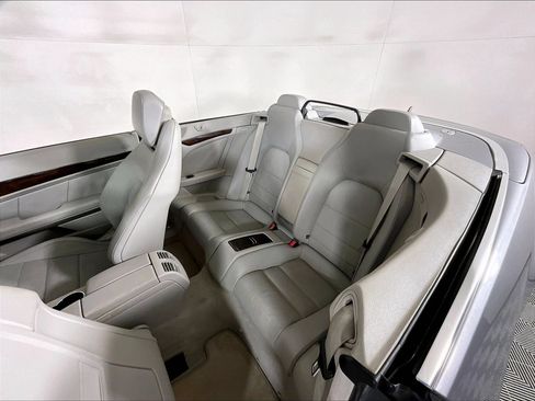 Used 2012 Mercedes-Benz E 550 Cabriolet image 22