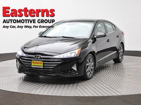 Used 2020 Hyundai Elantra Limited w/ Winter Weather Package FWD image 1