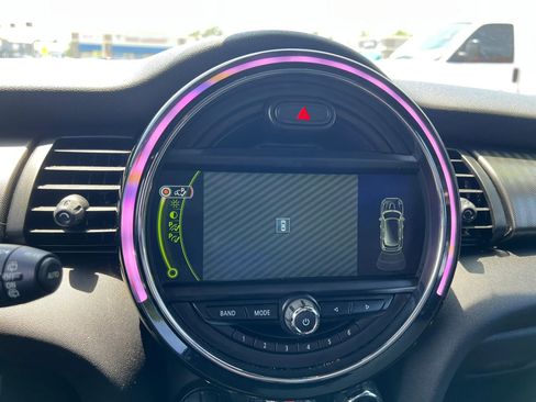 Used 2015 MINI Cooper 4-Door Hardtop FWD image 10