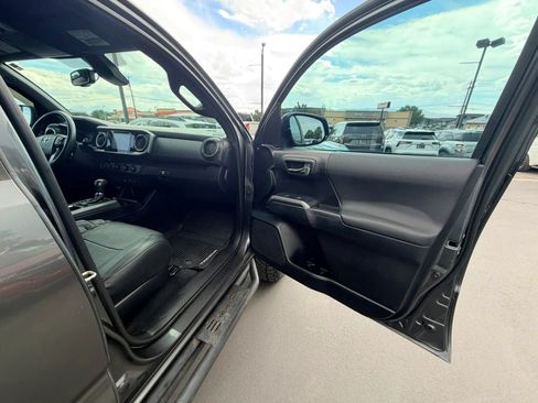 Used 2019 Toyota Tacoma TRD Sport w/ Technology Package AWD/4WD image 21