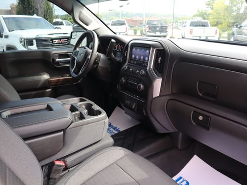 Used 2020 Chevrolet Silverado 1500 RST w/ RST Value Package AWD/4WD image 26