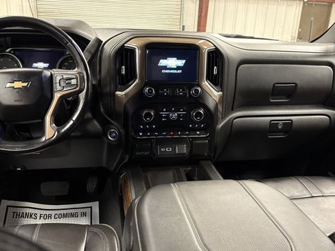 Used 2023 Chevrolet Silverado 2500 High Country w/ Technology Package image 17