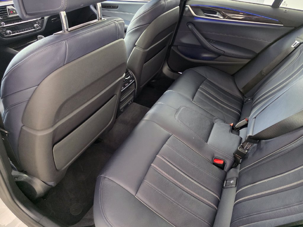 Used 2020 BMW 530i xDrive w/ Premium Package AWD/4WD image 15