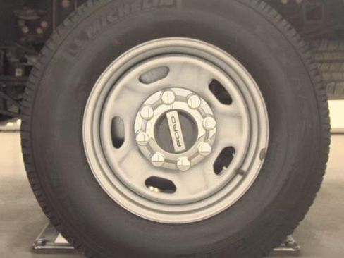 Used 2022 Ford F250 XL w/ Power Equipment Group AWD/4WD image 12