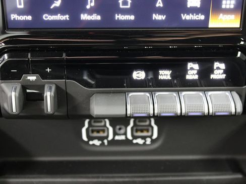 Used 2024 RAM 2500 Big Horn w/ Night Edition AWD/4WD image 60