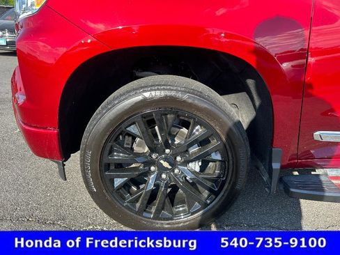 Used 2024 Chevrolet Silverado 1500 High Country w/ Technology Package image 32