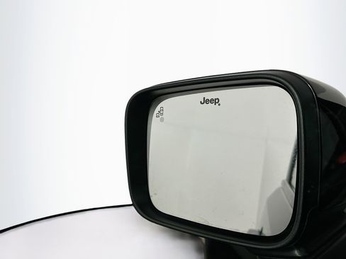 Used 2023 Jeep Renegade Trailhawk image 16