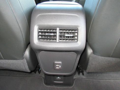 Used 2023 Chevrolet Equinox RS AWD/4WD image 33
