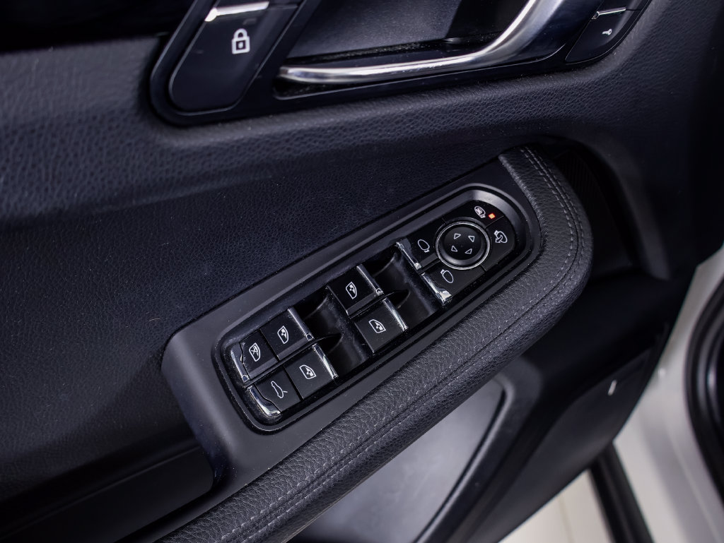 Certified 2021 Porsche Macan S AWD/4WD image 26