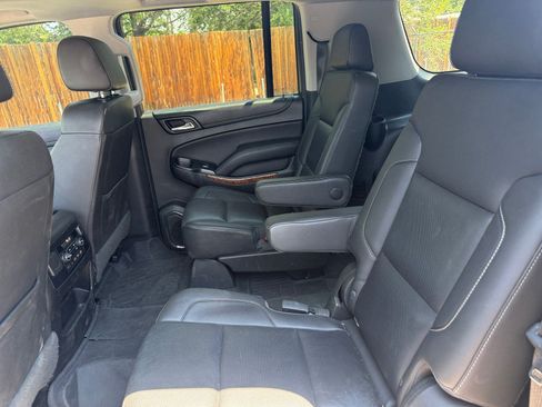 Used 2018 Chevrolet Suburban Premier AWD/4WD image 17