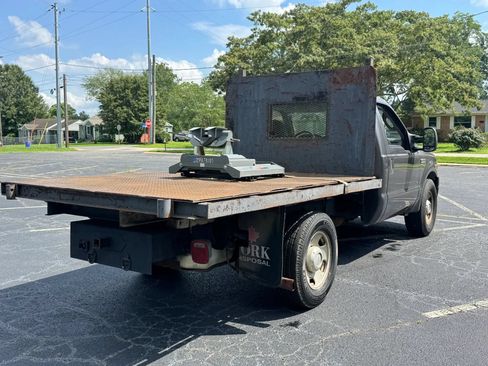 Used 2006 Ford F350 2WD Regular Cab Super Duty image 7