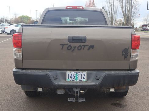 Used 2013 Toyota Tundra 4x4 CrewMax w/ Tow Pkg image 5