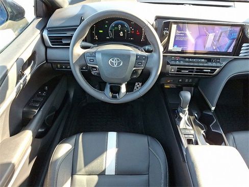Certified 2025 Toyota Camry SE image 11