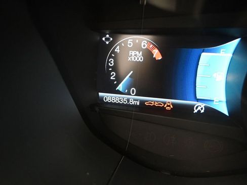 Used 2017 Ford Fusion SE w/ Fusion SE Technology Package FWD image 14
