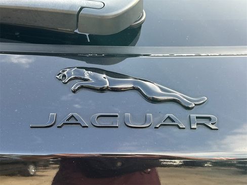 Used 2024 Jaguar F-PACE R-Dynamic S image 10