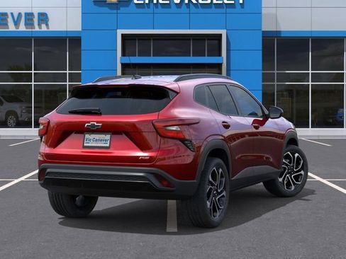 New 2026 Chevrolet Trax RS w/ Sunroof Package FWD image 5