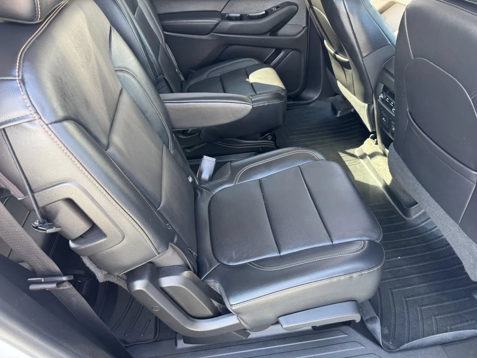 Used 2019 Chevrolet Traverse RS w/ LPO, 'HIT The Road' Package AWD/4WD image 43