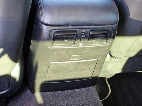 Used 2019 INFINITI Q70 Luxe image 19