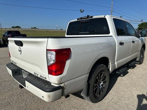 Used 2024 Nissan Titan SV w/ SV Convenience Package AWD/4WD image 5