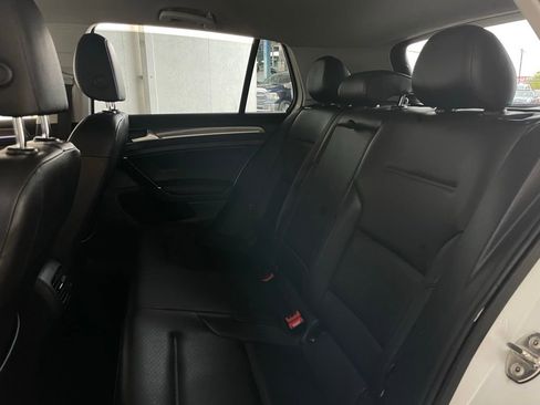 Used 2017 Volkswagen e-Golf SEL Premium image 18