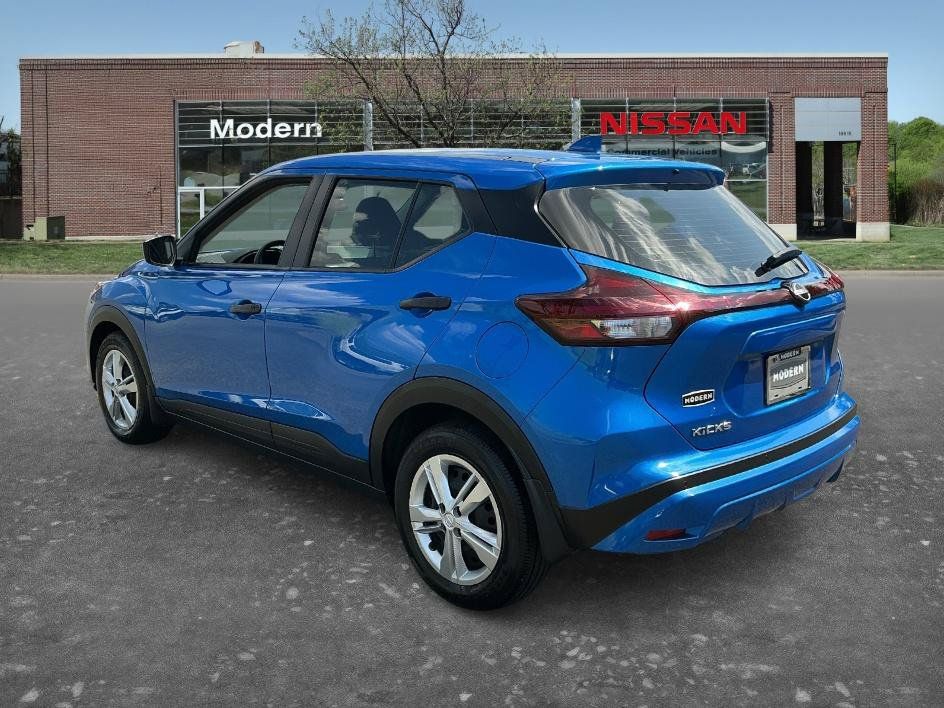 Certified 2025 Nissan Kicks Play S FWD image 2