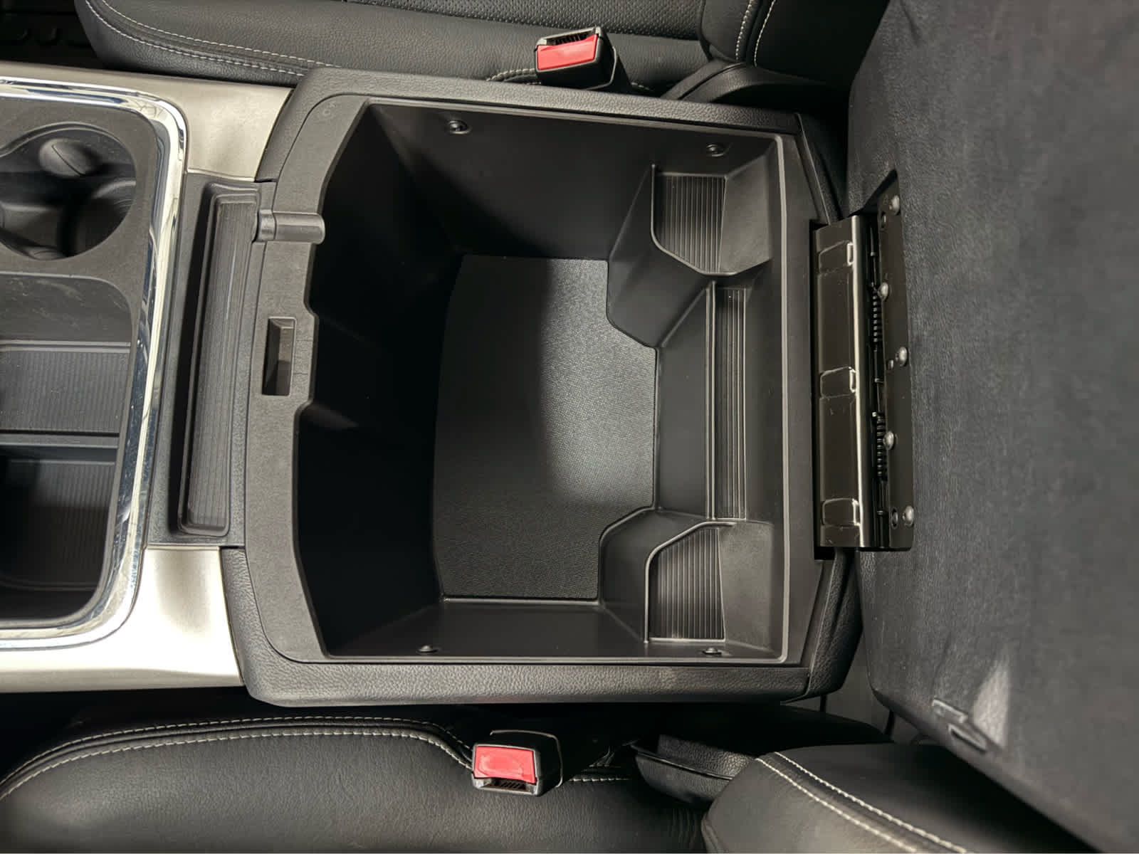 Used 2016 RAM 1500 Laramie w/ Convenience Group AWD/4WD image 24