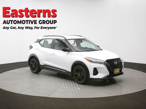 Used 2023 Nissan Kicks SR w/ SR Premium Package FWD image 50