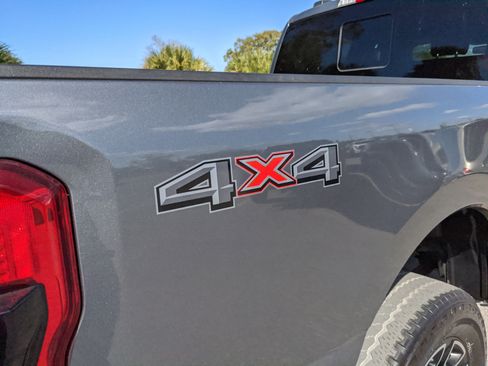 Used 2024 Ford F250 Platinum image 13