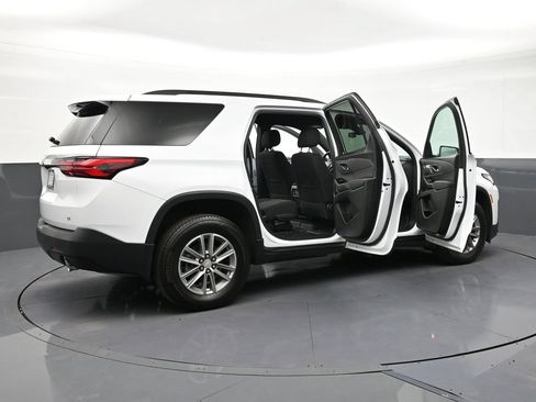 Used 2023 Chevrolet Traverse LT w/ LPO, Floor Liner Package AWD/4WD image 33