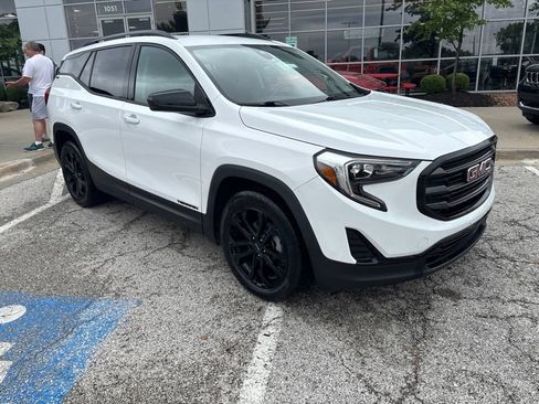 Used 2020 GMC Terrain SLE w/ Elevation Edition FWD image 6