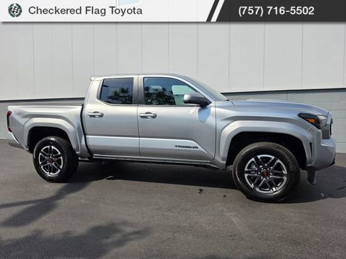 Used 2024 Toyota Tacoma TRD Sport w/ TRD Sport Upgrade Package AWD/4WD image 10